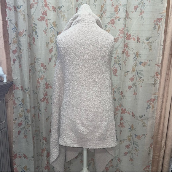 Barefoot Dreams Cozychic Hooded Cape in Stone Shawl Wrap O/S - Picture 8 of 12